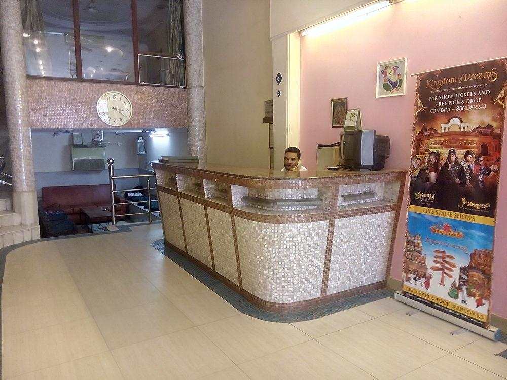 Hotel Pearl Plaza Νέο Δελχί Εξωτερικό φωτογραφία